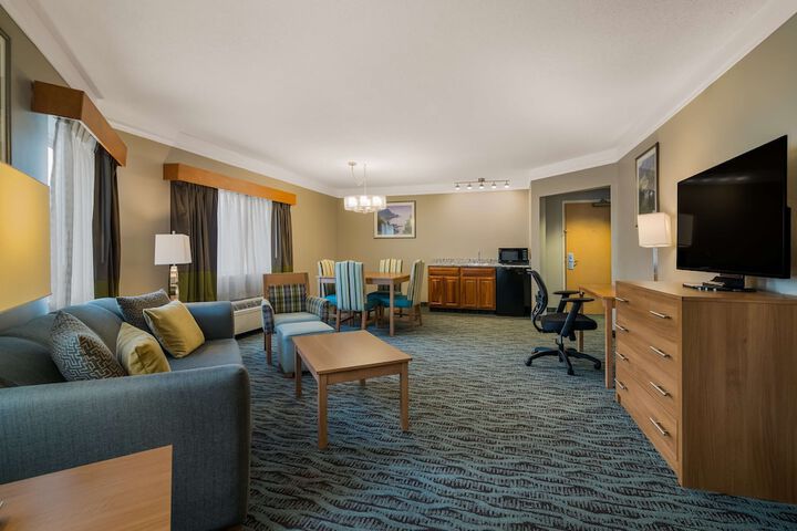 Best Western Plus Executive Court Inn & Conference Center