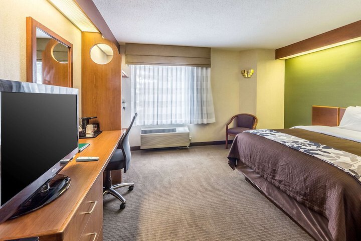 Room 21 of 61