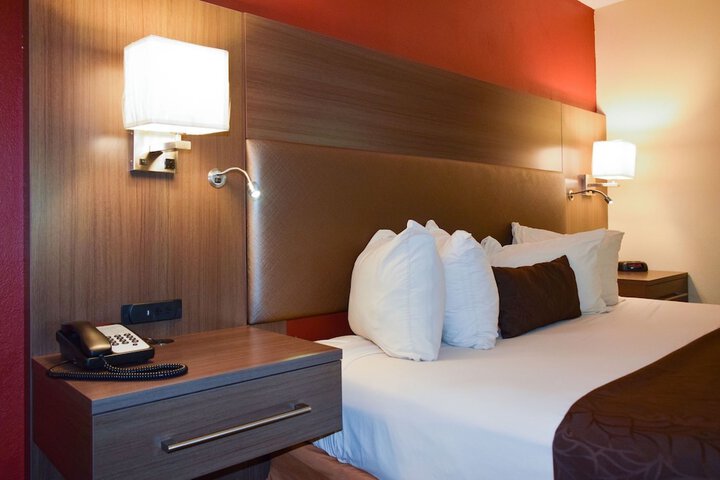 Room 12 of 23