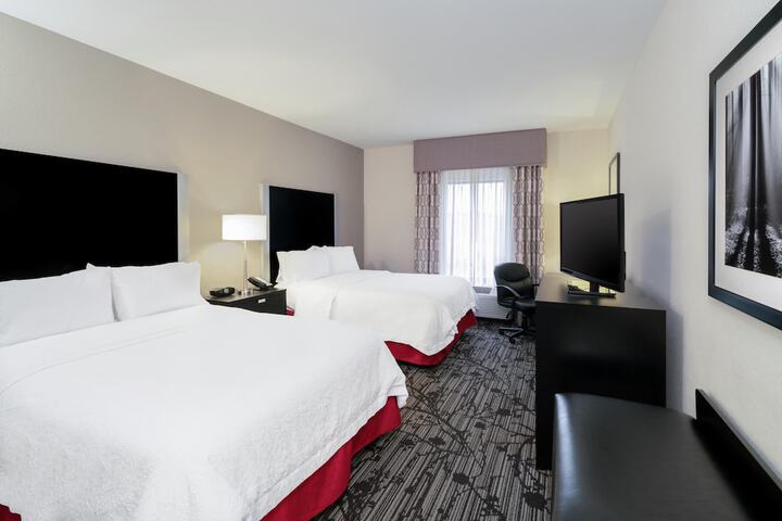 Hampton Inn & Suites Roanoke Airport