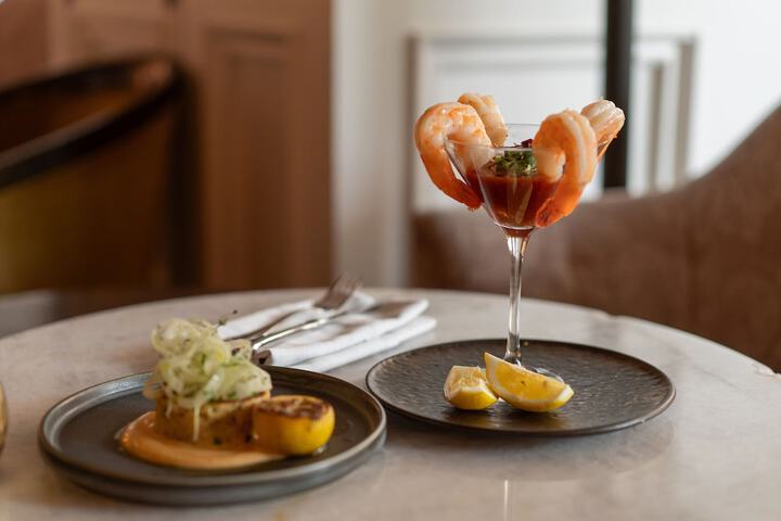 Dining 85 of 133