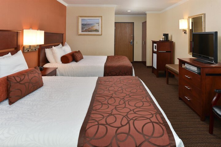Best Western Plus Landmark Inn