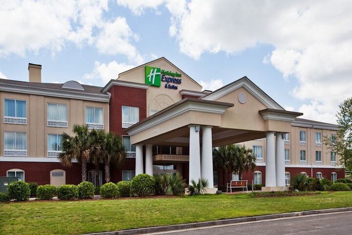 Holiday Inn Express & Suites Dublin by IHG