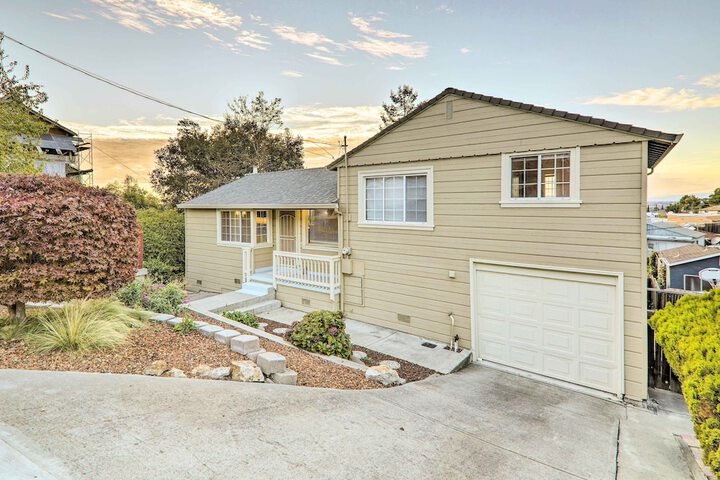 Castro Valley Home w / Bay Area Views!