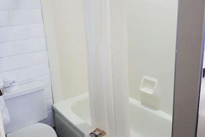 Room 12 of 27