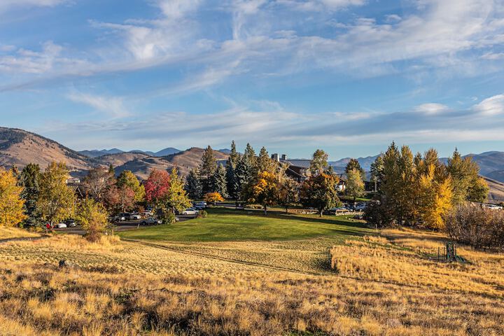 Sun Mountain Lodge