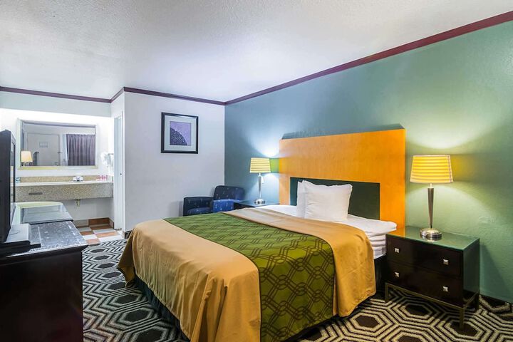 Room 11 of 31