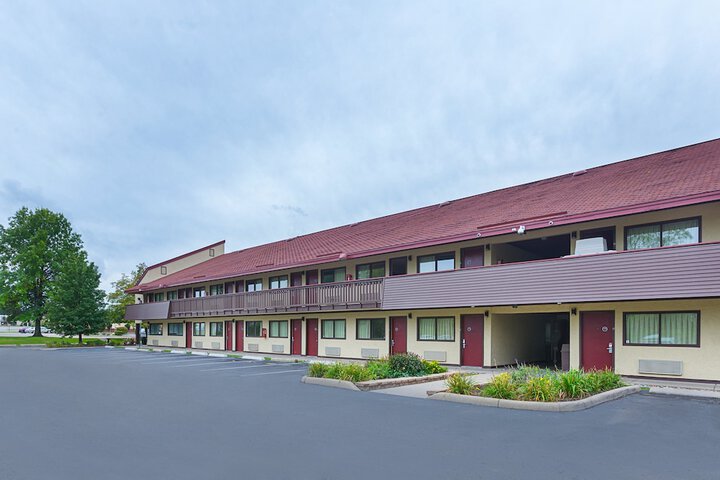 Hotel 7 of 33