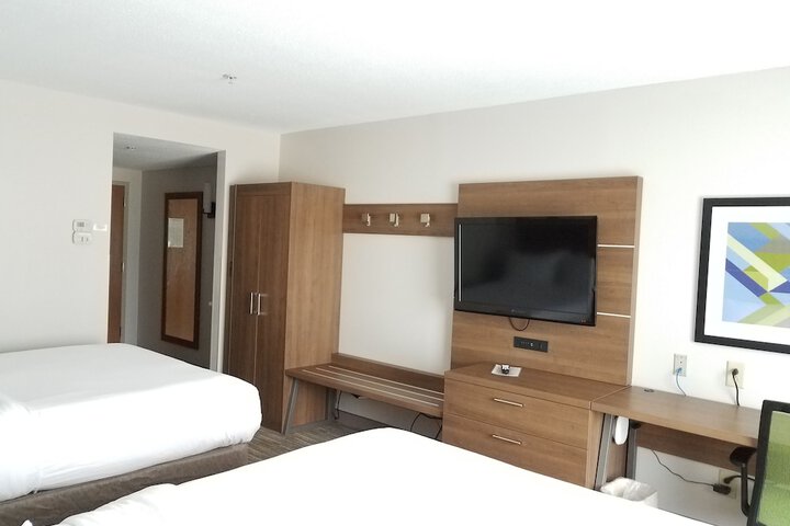 Holiday Inn Express & Suites Lenoir Cty by IHG