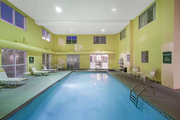 Pool 13 of 44