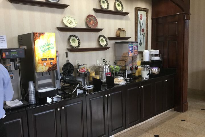 Breakfast/Coffee Service 27 of 30
