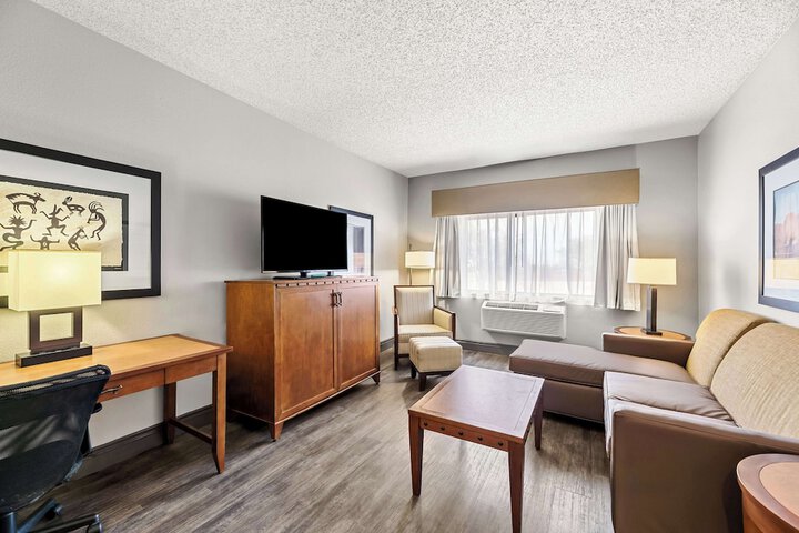 Room 26 of 40