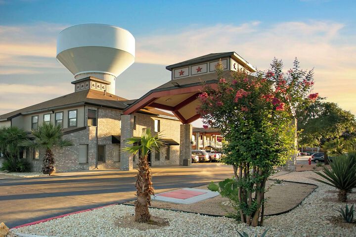 Hotel 4 of 45