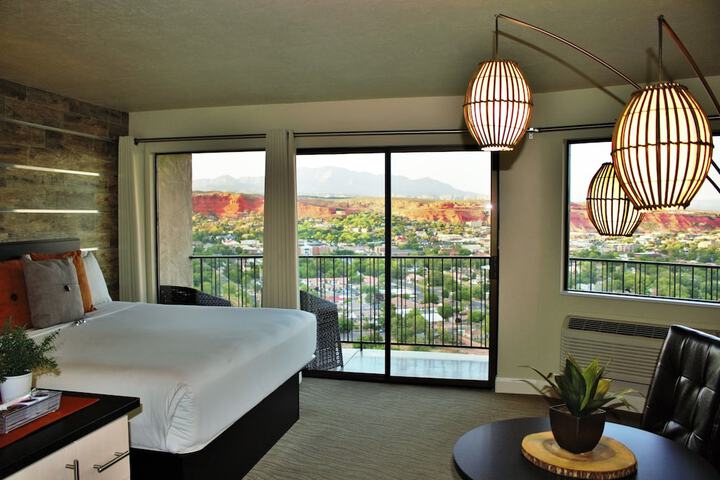 Room 15 of 34