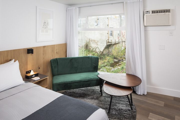 Room 28 of 54
