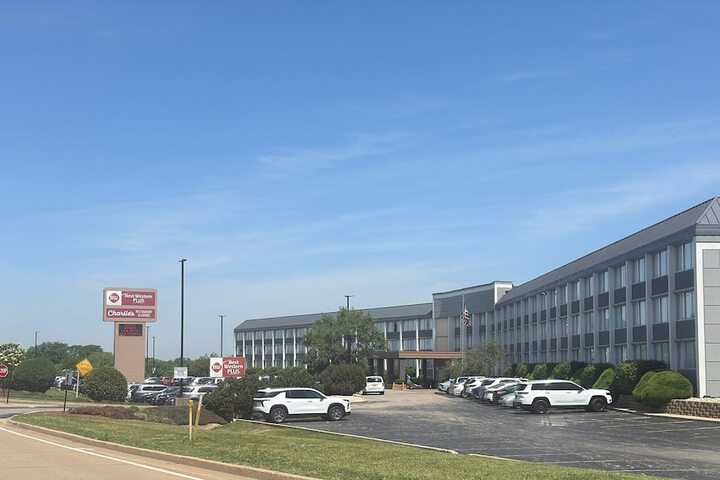 Best Western Plus Chicago Hillside