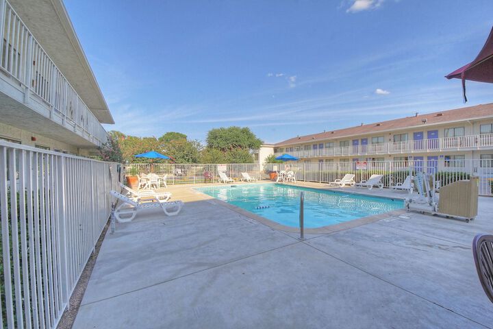 Pool 8 of 31