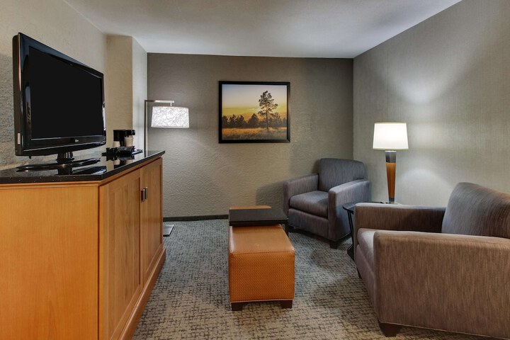 Room 35 of 82