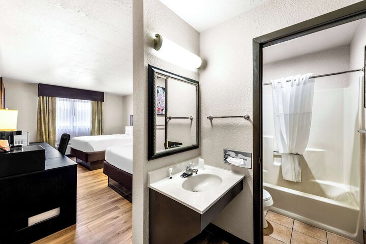 Room 30 of 42