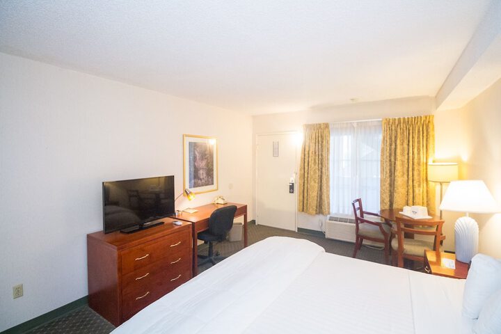 Room 32 of 45