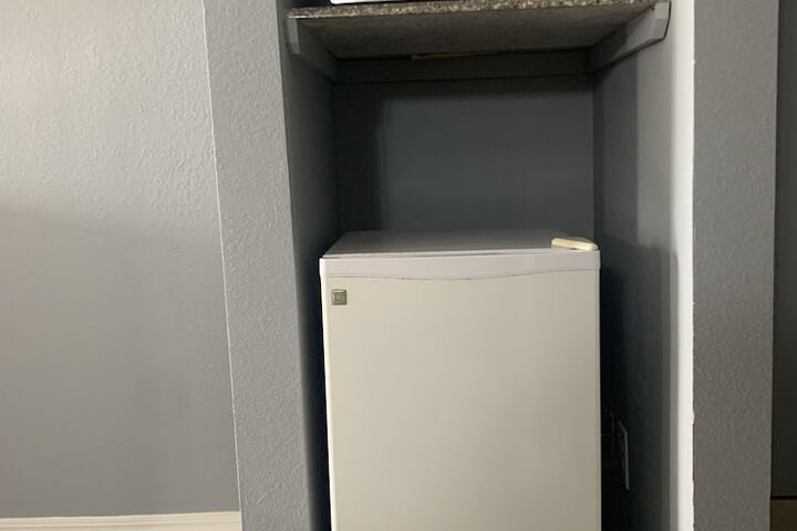 Room 10 of 19