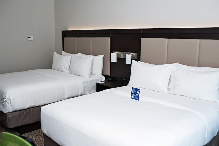 Room 8 of 25