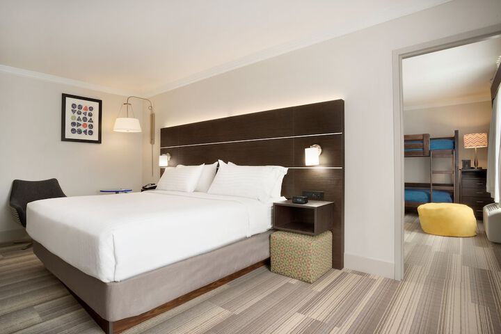 Room 5 of 28