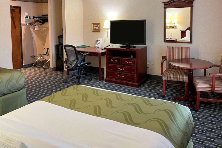 Room 10 of 25