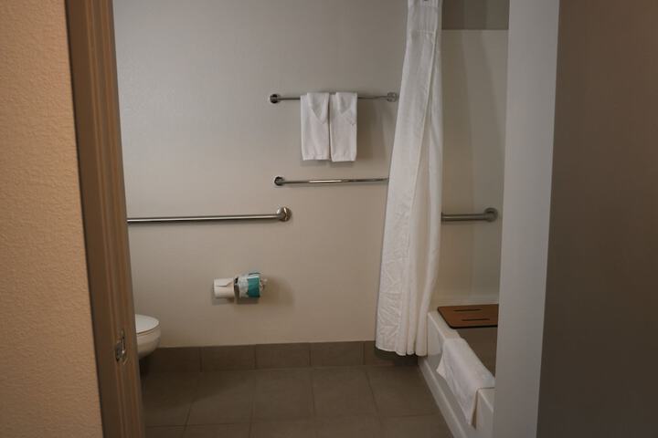 Room 30 of 145