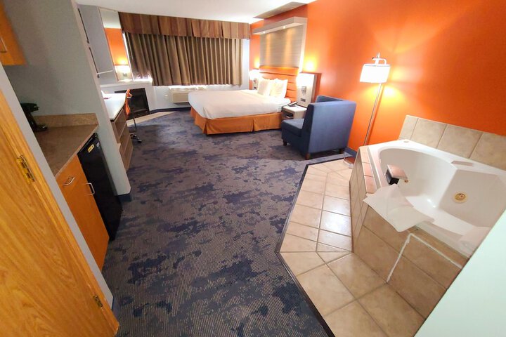 Room 43 of 100