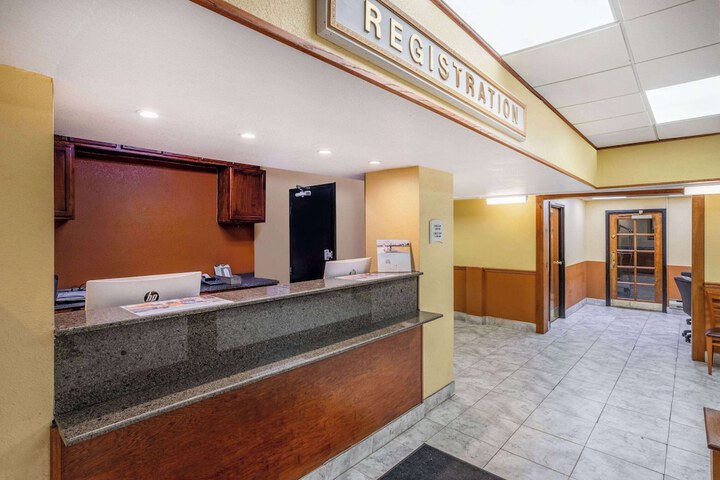 Ramada by Wyndham Rome / Verona