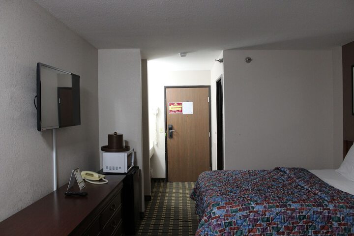 Room 12 of 63