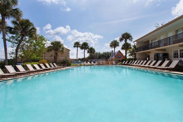Super 8 by Wyndham Kissimmee