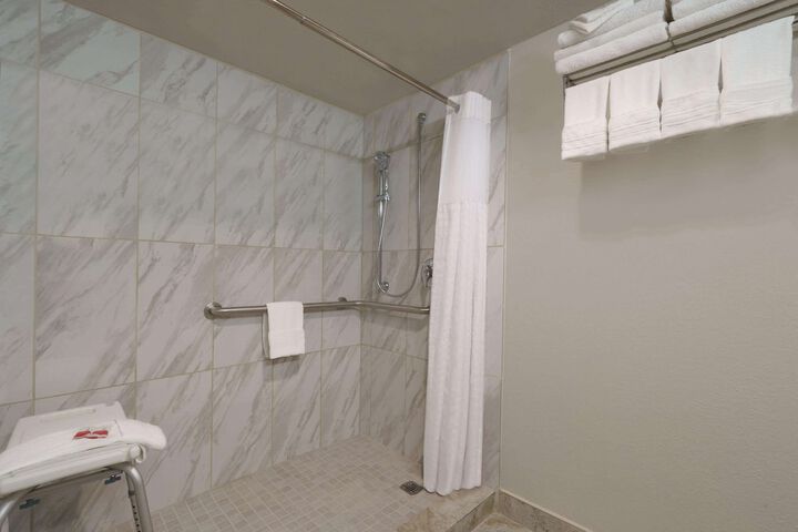 Room 19 of 32