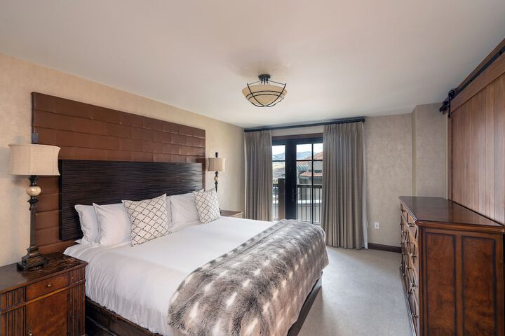 Madeline Hotel & Residences Auberge Collection