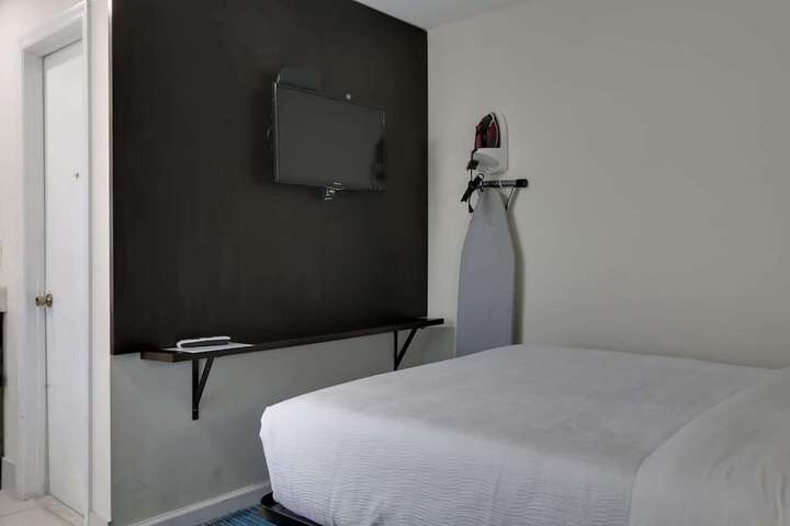 Room 13 of 17