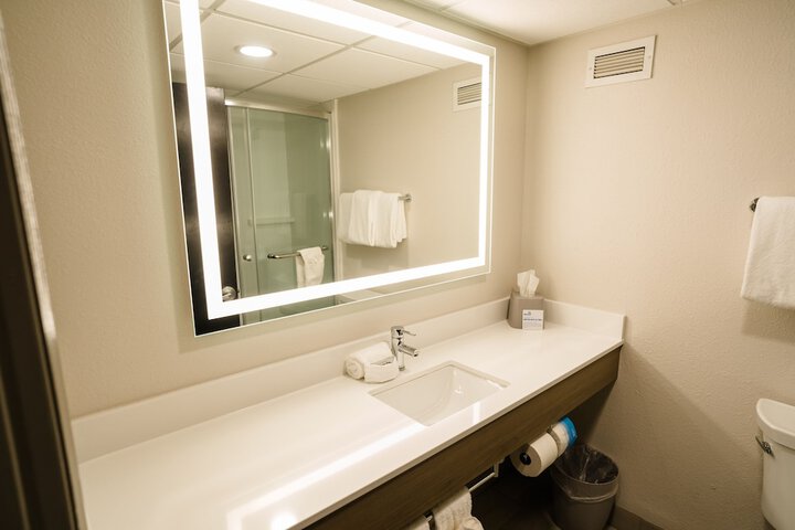 Holiday Inn Express & Suites Knoxville-North-I-75 Exit 112 by IHG
