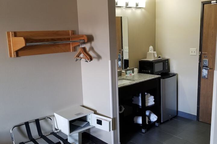 Room 15 of 31