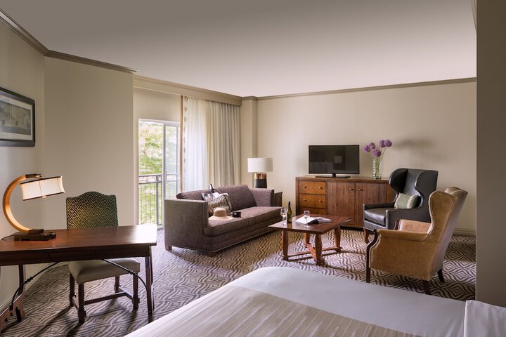 Room 32 of 51