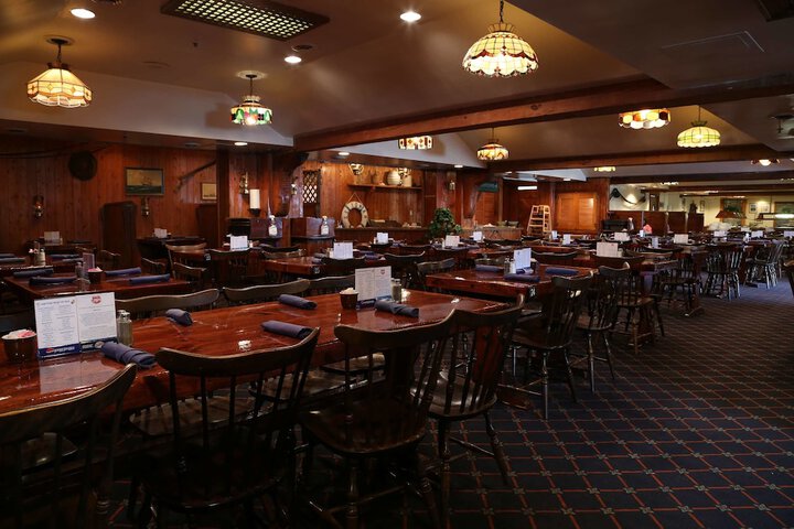 Dining 36 of 49