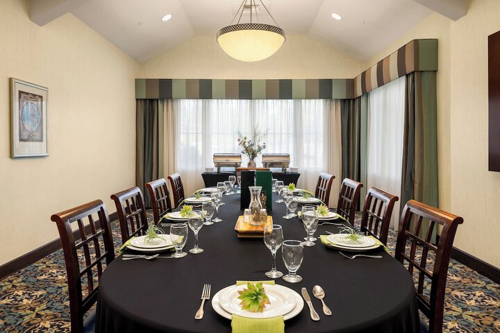 Staybridge Suites Everett-Paine Field by IHG