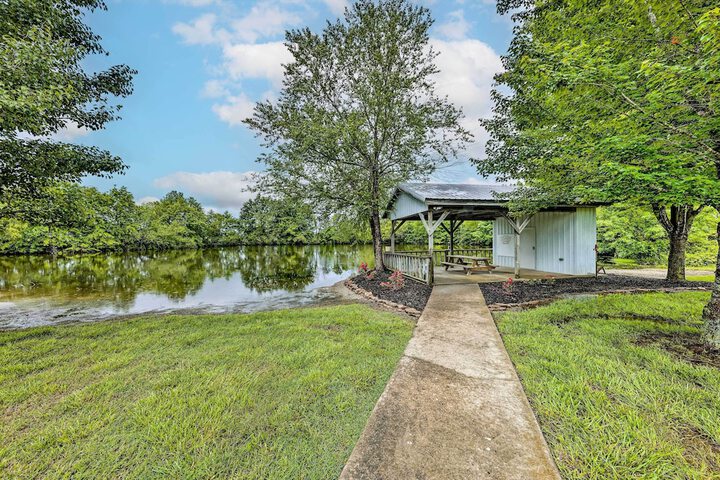 Waterfront Missouri Escape w / Private Pond & Dock!