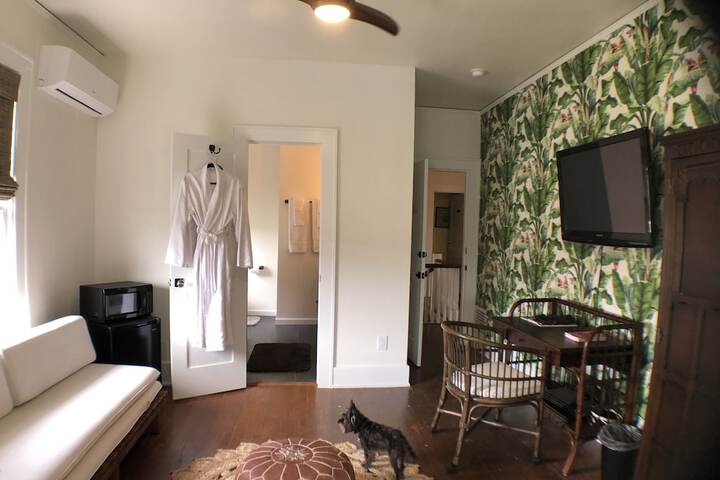 Room 25 of 53