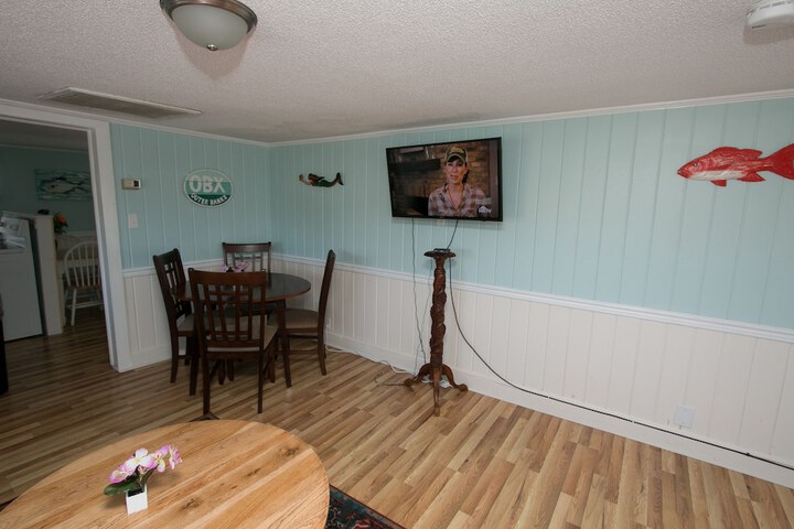 Room 143 of 156