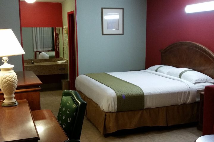 Room 13 of 29