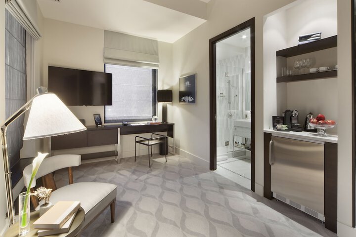 Room 43 of 122