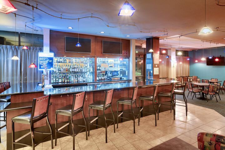 Lounge 60 of 67