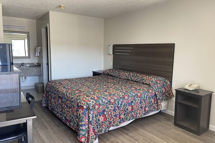 Room 11 of 12