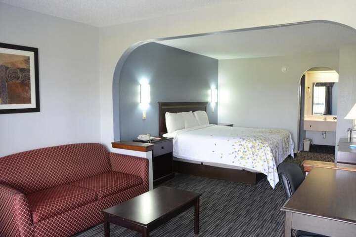 Room 10 of 26