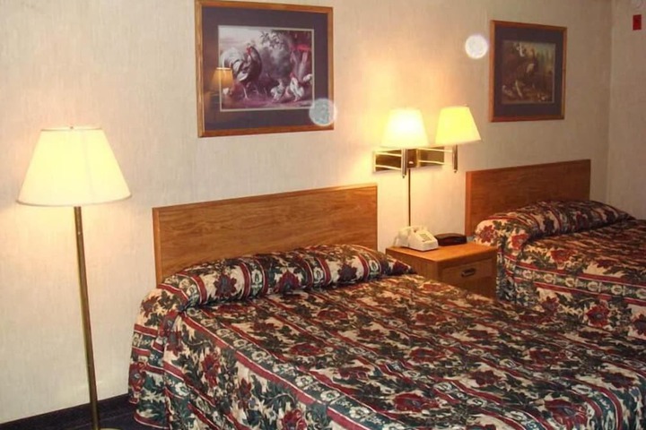 Room 4 of 20